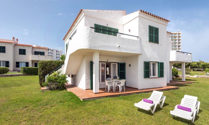 Arenal d'en Castell Apartment | Apartamento Es Jardí By Escape Home