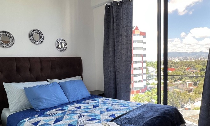 Colonia Bella Aurora Apartment | Apartamento con la Mejor Vista de Guatemala