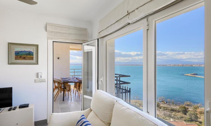 Almadraba-Canyelles Apartment | Apartament Platja Palangrers