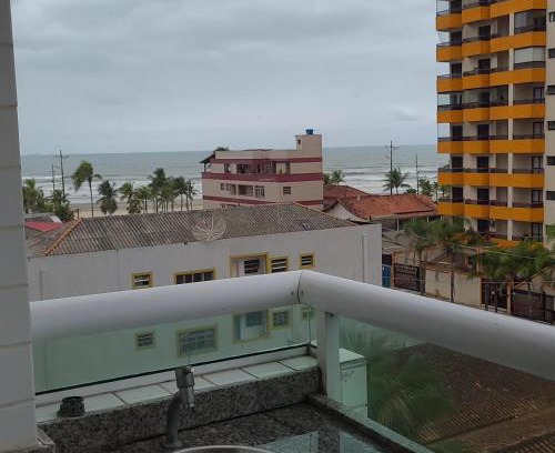 Ocian Apartment | Apartamento 02 Dormitórios na PRAIA GRANDE OCIAN, fica a 100 metros da praia , tem churrasqueira ,sendo 01 suíte