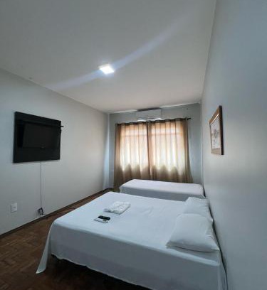 Patos de Minas Apartment | Apartamento 111 - Suíte econômica com ar condicionado