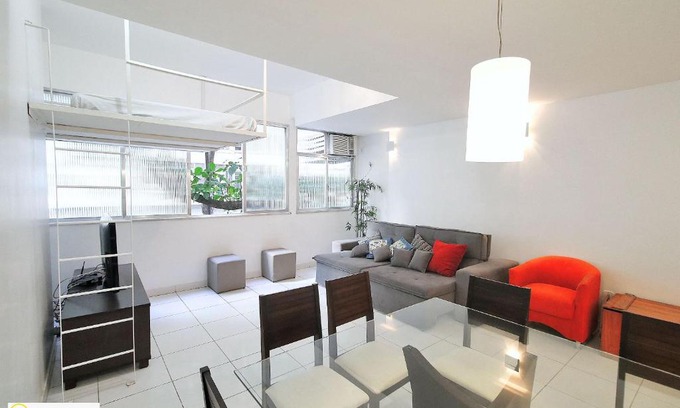 Leme Apartment | Apartamento 2 quartos espaçoso no Leme