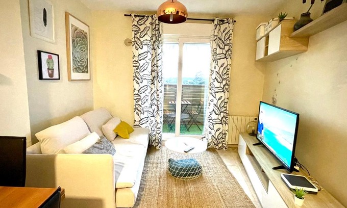 Boiro Apartment | Apartamento a 50 m de Playa-Jardín. Boiro