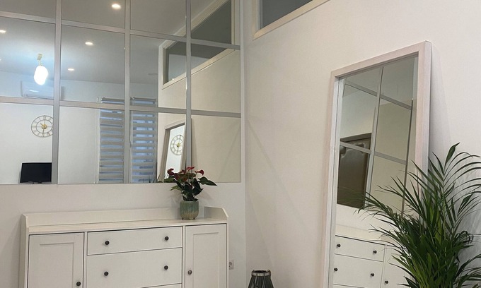 Pacifico Apartment | Apartamento Acogedor Nuevo y Moderno, a 5 min del Parque El Retiro y Atocha