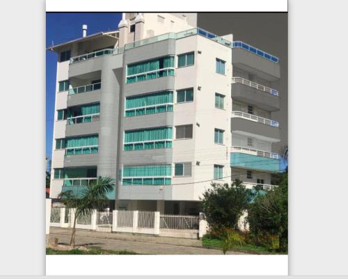Governador Celso Ramos Apartment | Apartamento Cobertura PALMAS DO ARVOREDO para 7 pessoas a 250m do mar com terraço e vista maravilhosa