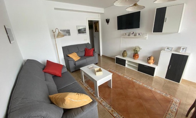 Pontedeume Apartment | Apartamento céntrico con vistas y cerca de playa