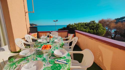 La Fosca Apartment | Apartamento con jardín a 11 metros de la playa. CG.