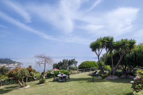 Bueu Apartment | Apartamento con jardin en un chale