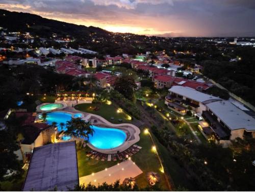 Santa Ana Apartment | Apartamento en condominio Avalon Country Club,Santa Ana, 4 personas, terraza, restaurante, piscina, tenis,ideal para mascotas