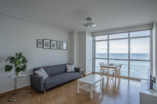 La Coruna Apartment | APARTAMENTO EN PRIMERA LINEA DE PLAYA RiAZOR