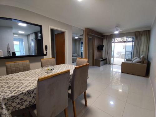 Muquicaba Apartment | Apartamento Garden 106 Praia do Morro na quadra da praia com ar condicionado em todos os quartos
