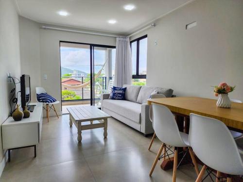 Canto Grande Apartment | Apartamento novo com 3 quartos e 3 banheiros.