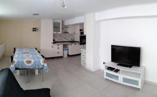 Almadraba-Canyelles Apartment | Apartamento para FAMILIAS a 50 metros de la playa