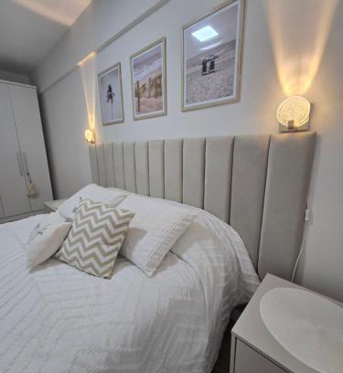 Barra Sul Apartment | Apartamento Remodelado Novo a cuadra del mar,Patio privado parking para auto pequeño-medio