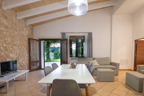 Petra Apartment | Apartamento Son Calo C by Rentallorca