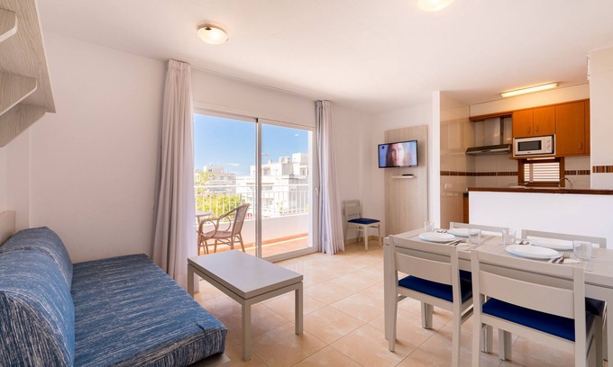 Figueretas Apartment | Apartamentos Avenida - MC Apartamentos Ibiza