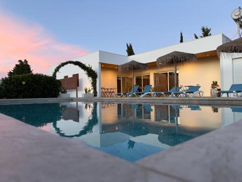 Campano Apartment | APARTAMENTOS LA MAR SALÁ piscina compartida