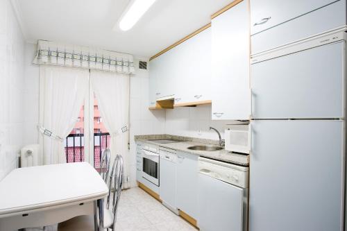 Logrono Apartment | Apartamentos La Aurora by Clabao