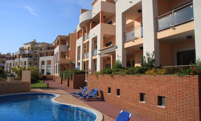 Olhos D'Agua Apartment | Apartamentos Oceanus Jardim