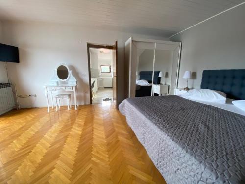 Rab Town Bed & Breakfast | Apartements and rooms next to the Sea - Belveder Rab Sea and Sunset wiew