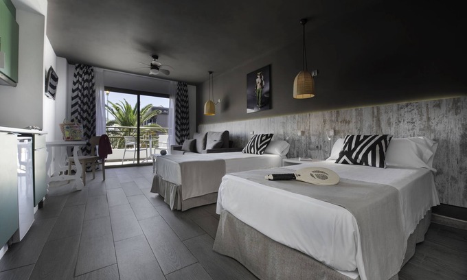 Sant Josep de sa Talaia Apartment | Aparthotel Vibra Mogambo - Adults Only