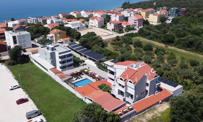 Kozino Villa | Aparthotel Plat