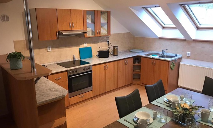 Police nad Metuji Apartment | Apartmán v podkroví