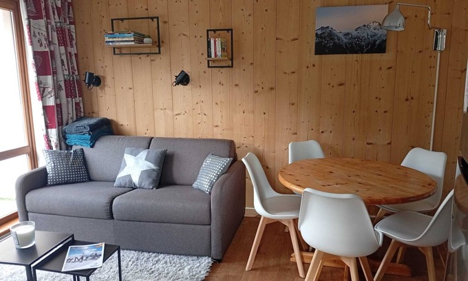 Saint-Francois-Longchamp Apartment | Apartment at the foot of the slopes, near outdoor swimming pool (summer) with garage.