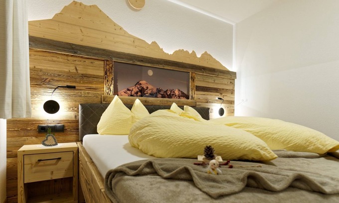 Valle Aurina Apartment | Apartment "Voppichlhof Enzian" with Mountain View, Shared Garden & Wi-Fi