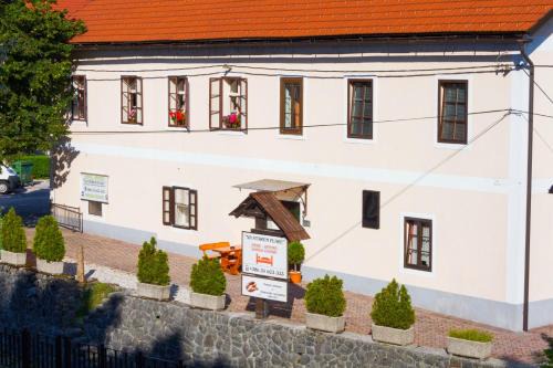Idrija Apartment | Apartma na Starem Placu