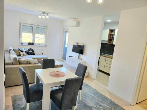 Gradiska Apartment | Apartman Aura