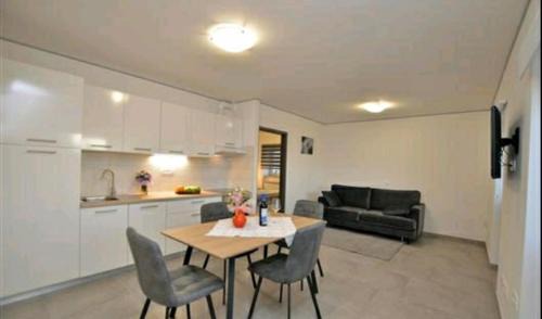 Bregi Apartment | Apartman Bregi*