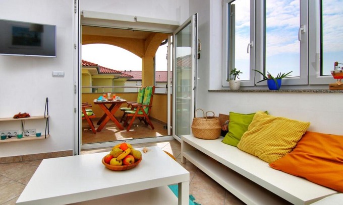 Novi Vinodolski Apartment | Apartman Eli Smokvica