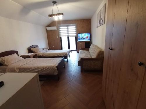Kraljevo House | Apartman Ika 8N
