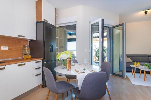 Brodarica Apartment | Apartman Nina Šibenik, Brodarica