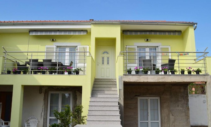 Pirovac Apartment | Apartman Rosa