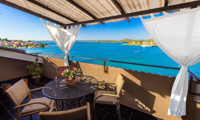 Bilice Apartment | Apartmani Nikolina Seaview