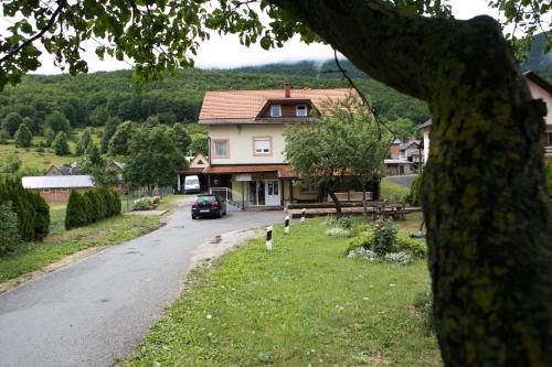 Krasno Polje Apartment | Apartmani Ruza
