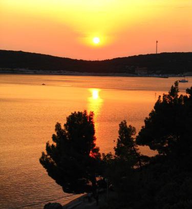 Martinscica Apartment | APARTMANI SENKA - VILLA OLIVER