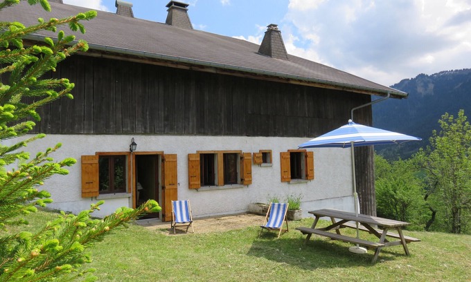 La Chapelle-d'Abondance Ski Chalet | Apartment in chalet, sleeps 6, 2 bedrooms, private terrace, south-facing slope
