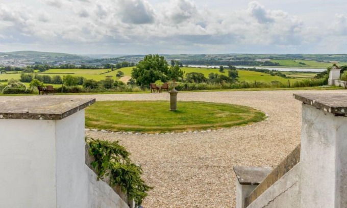 Barnstaple Apartment | Apartment Grenville - Upcott House in Barnstaple and Braunton - 6 persons, 3 bedrooms