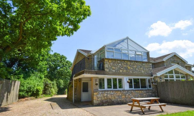 Peterston-Super-Ely Apartment | Apartment ∙ 2 bedrooms ∙ 4 guests