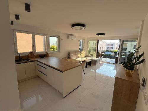 Novigrad Apartment | Apartmen ARMINAN 52 TERRACE, POOL FREE PARKING -NOVIGRAD