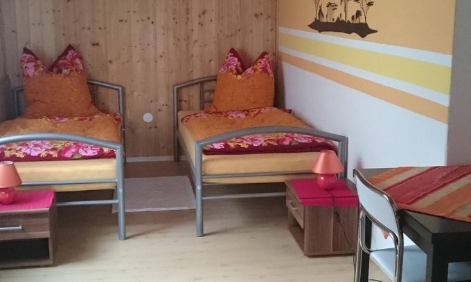 Neuhaus an der Pegnitz Apartment | Apartment overlooks Neuhaus and Burg Veldenstein