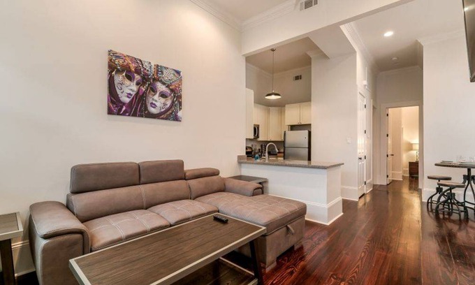 Faubourg Lafayette Condo | Apartment ∙ 2 bedrooms ∙ 4 guests