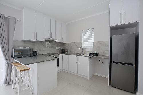 Bloubergstrand Apartment | Apartment 1-bedroom #8-Leetch Views