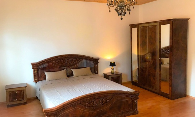 Falkensee Apartment | Apartment 150qm for Families & Groups near Berlin