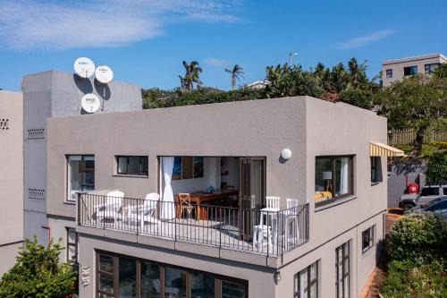 Trafalgar Apartment | Apartment 18 Wenonah