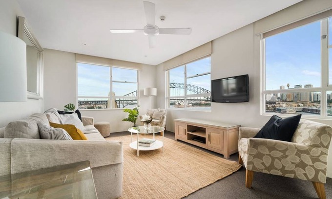 McMahons Point Apartment | Apartment ∙ 2 bedrooms ∙ 4 guests