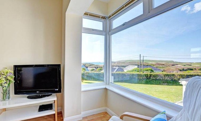 Constantine Bay Apartment | Apartment ∙ 2 bedrooms ∙ 4 guests